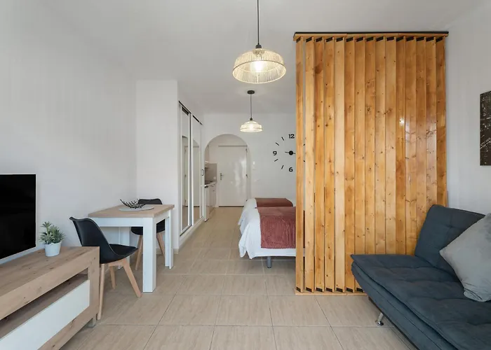 Parque Carolina 208 *